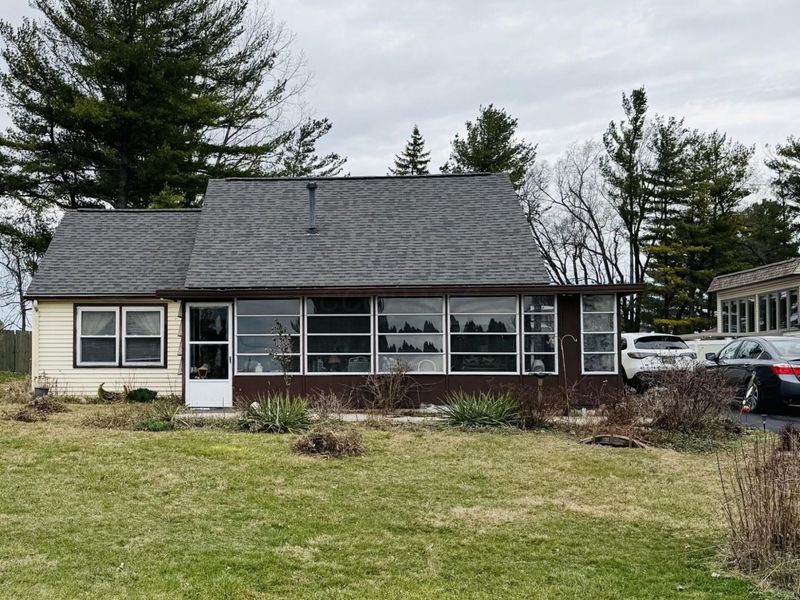 1264 W Choctaw Drive, London, OH 43140 Photo 1