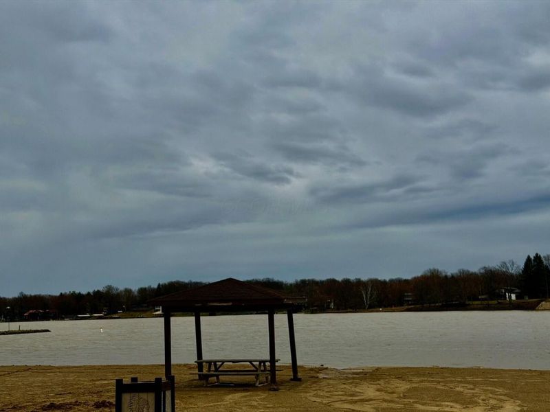 1264 W Choctaw Drive, London, OH 43140 Photo 11