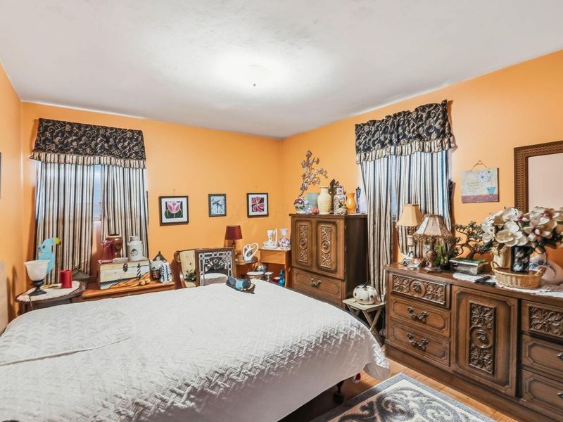 1264 W Choctaw Drive, London, OH 43140 Photo 13