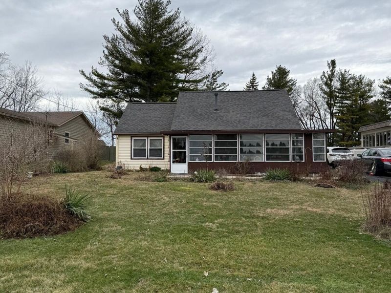 1264 W Choctaw Drive, London, OH 43140 Photo 2