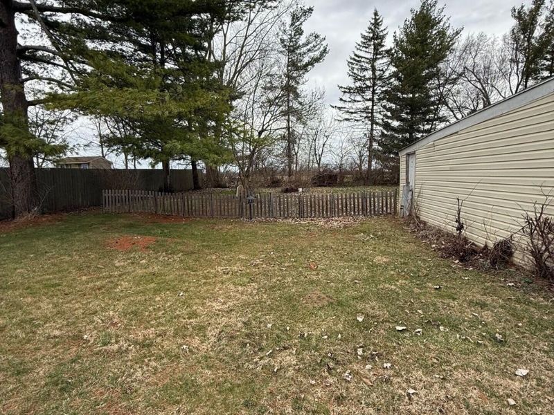 1264 W Choctaw Drive, London, OH 43140 Photo 4