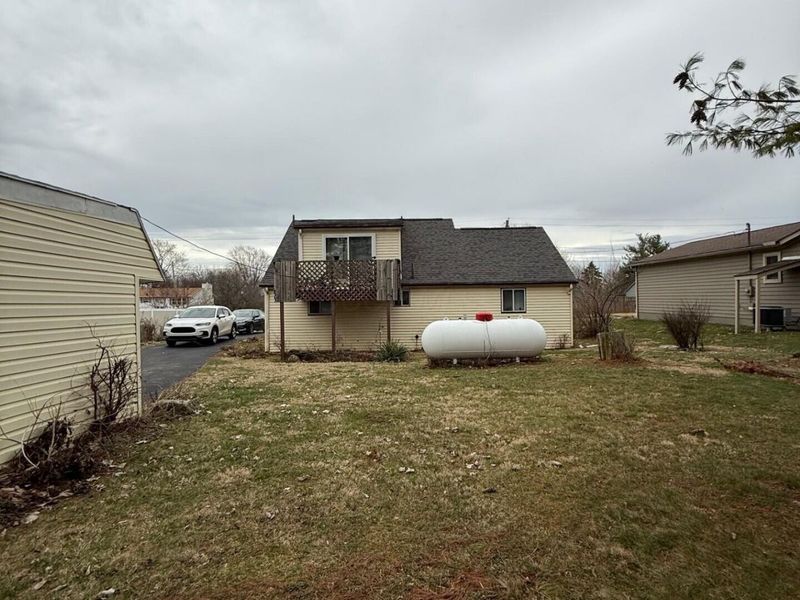 1264 W Choctaw Drive, London, OH 43140 Photo 5