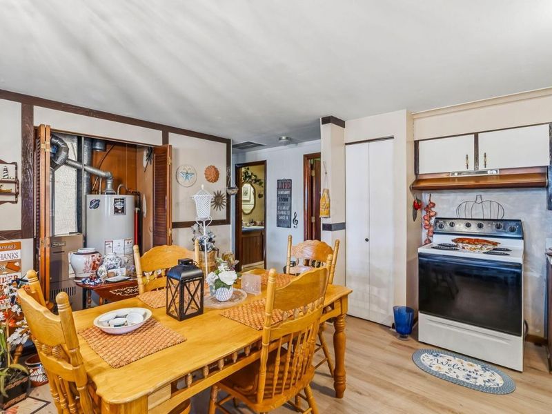 1264 W Choctaw Drive, London, OH 43140 Photo 6