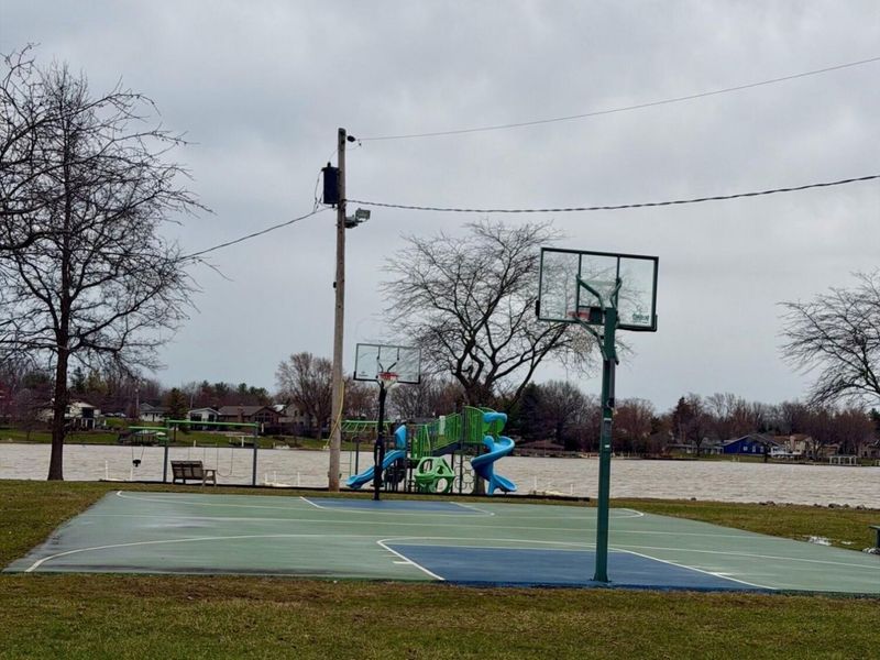 1264 W Choctaw Drive, London, OH 43140 Photo 7