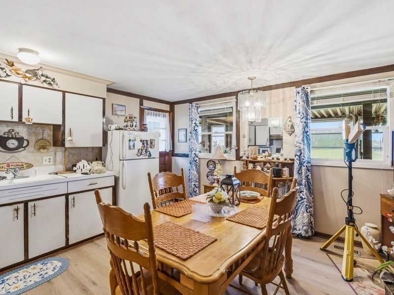 1264 W Choctaw Drive, London, OH 43140 Photo 8