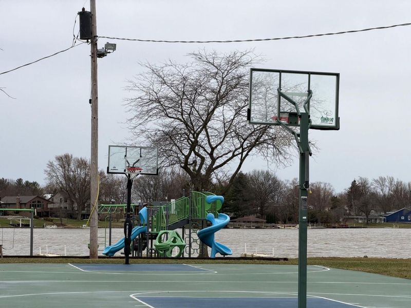 1264 W Choctaw Drive, London, OH 43140 Photo 9