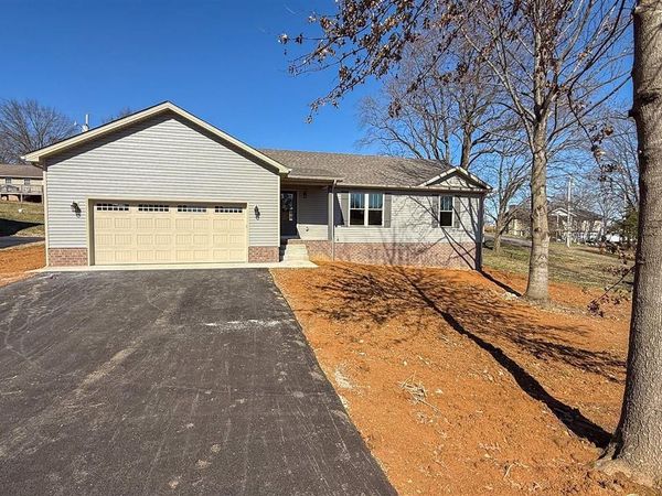 124 Bishop Lane, Glasgow, KY 42141