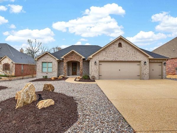 34 Algeciras Lane, Hot Springs Village, AR 71909