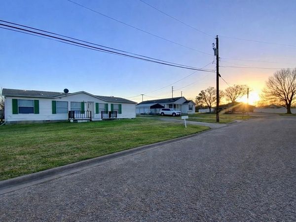 1002 Willow Street, Mexia, TX 76667