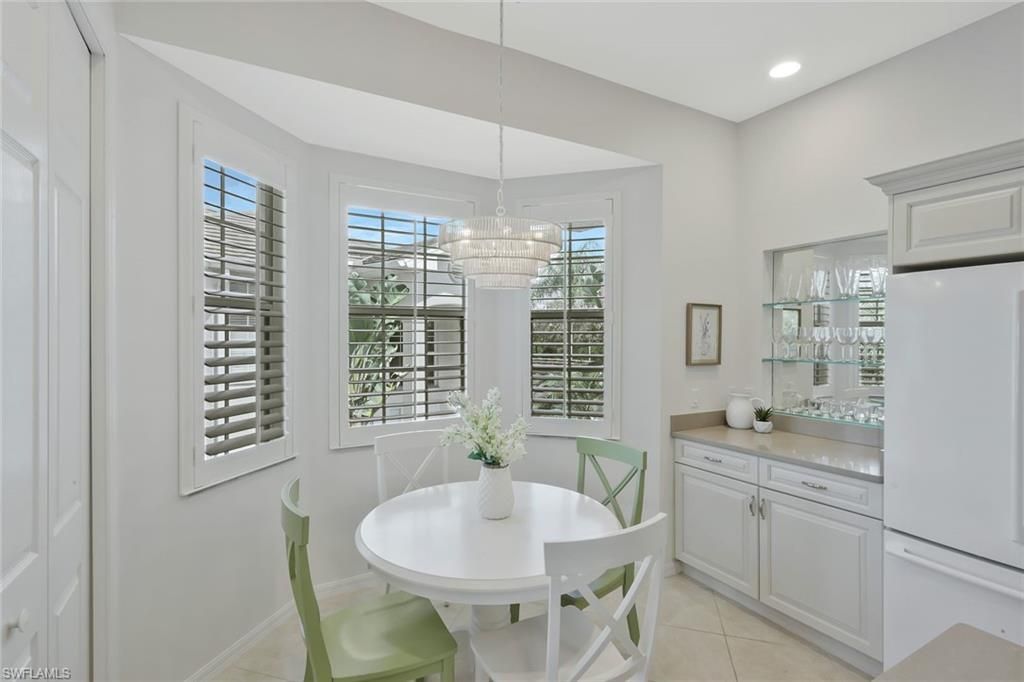 5095 Yacht Harbor Dr, Unit 203, Naples, FL 34112 Photo
