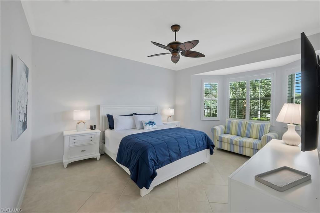 5095 Yacht Harbor Dr, Unit 203, Naples, FL 34112 Photo