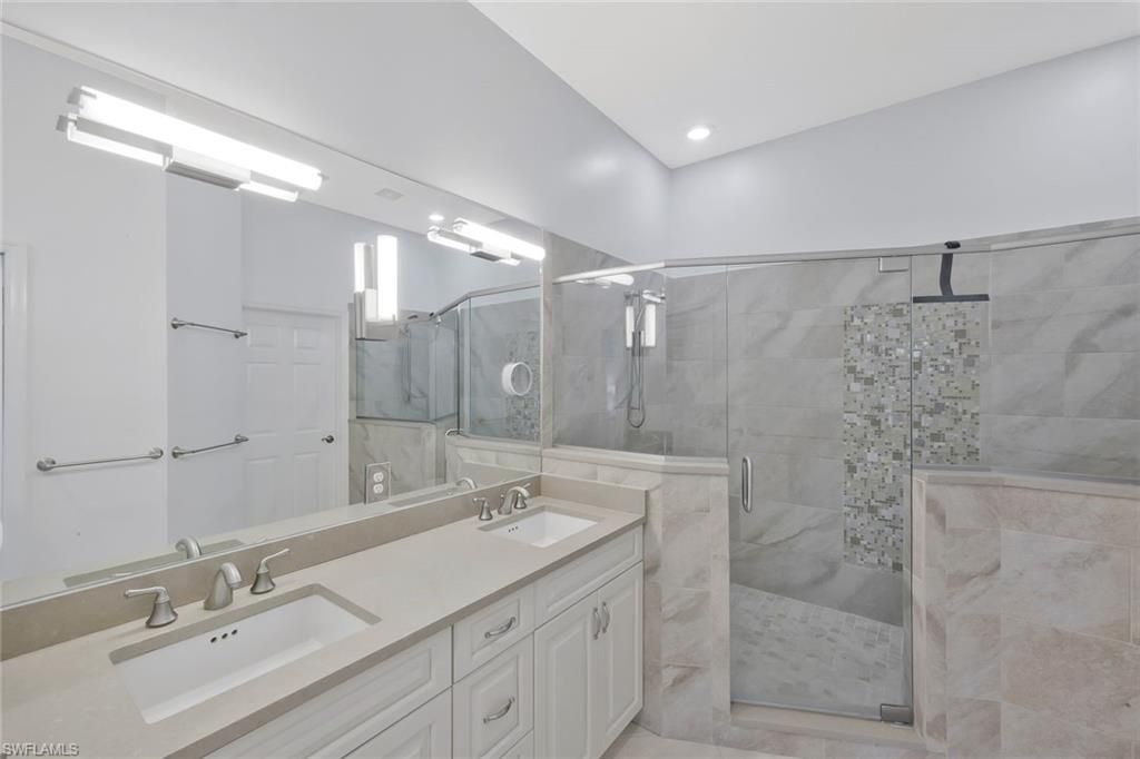 5095 Yacht Harbor Dr, Unit 203, Naples, FL 34112 Photo