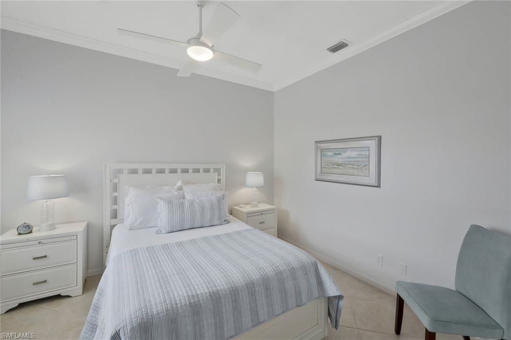 5095 Yacht Harbor Dr, Unit 203, Naples, FL 34112 Photo