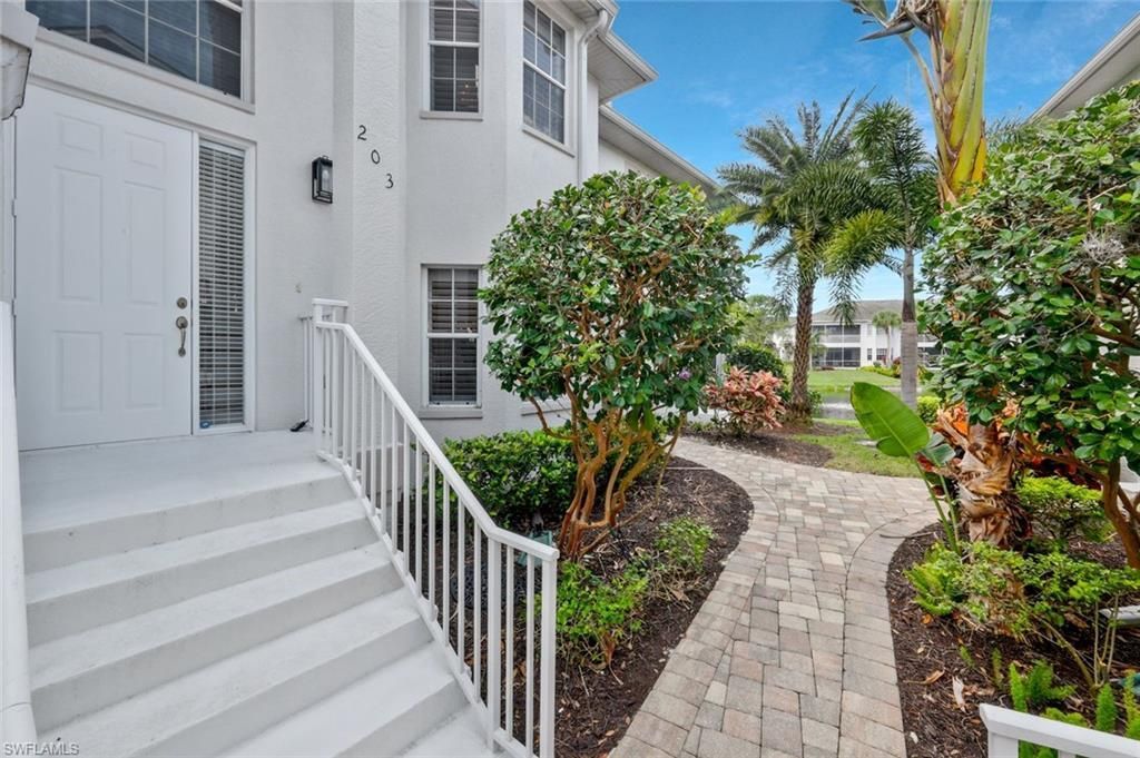5095 Yacht Harbor Dr, Unit 203, Naples, FL 34112 Photo