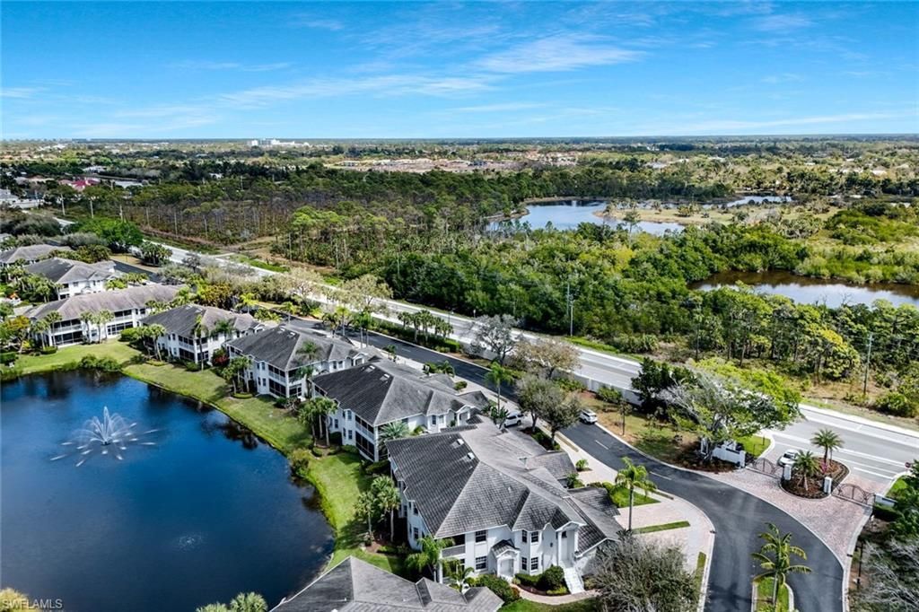 5095 Yacht Harbor Dr, Unit 203, Naples, FL 34112 Photo