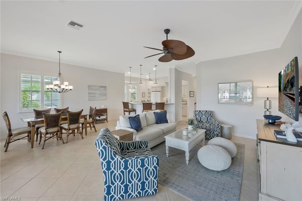 5095 Yacht Harbor Dr, Unit 203, Naples, FL 34112 Photo