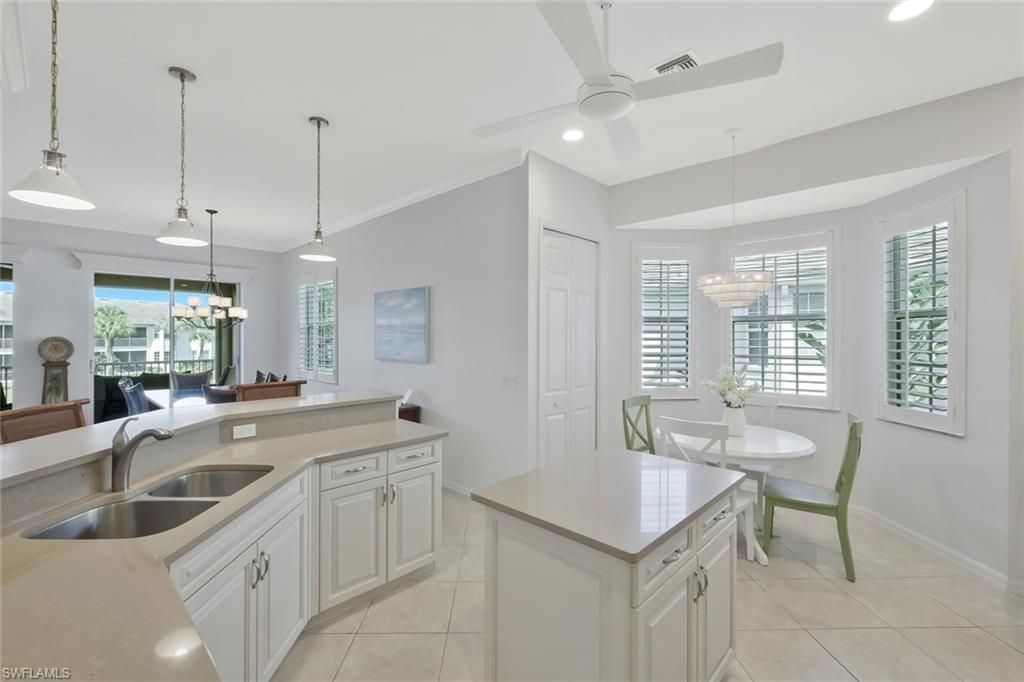 5095 Yacht Harbor Dr, Unit 203, Naples, FL 34112 Photo