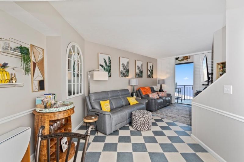 5523 N Ocean Blvd. Photo 4