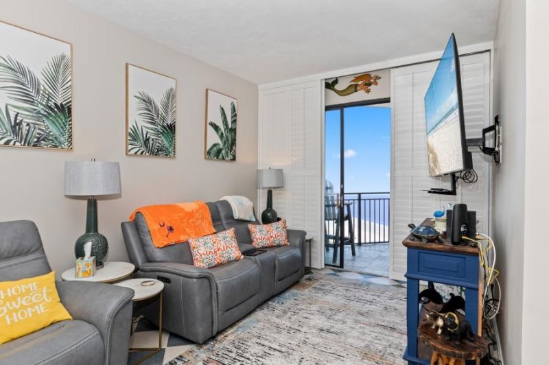 5523 N Ocean Blvd. Photo 7