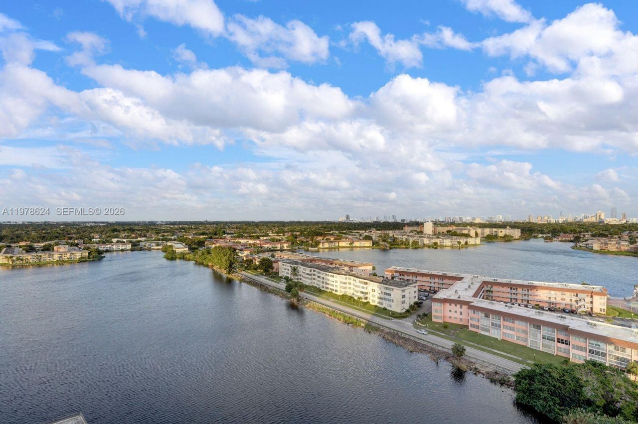 1351 NE Miami Gardens Dr, Unit 1604E, Miami, FL 33179 Photo