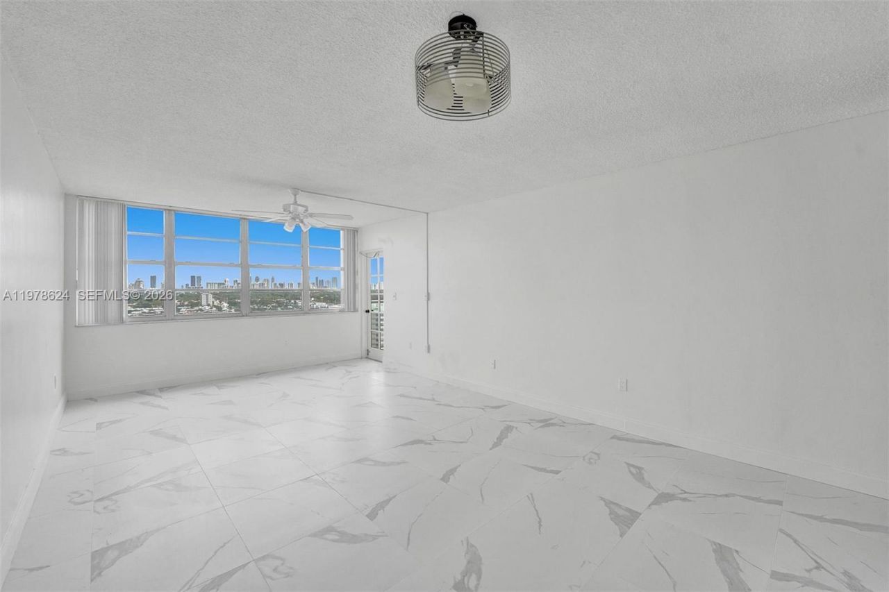 1351 NE Miami Gardens Dr, Unit 1604E, Miami, FL 33179 Photo