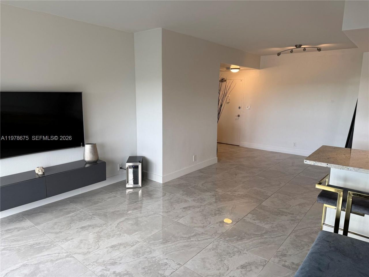 880 NE 69th St, Unit 5Q, Miami, FL 33138 Photo