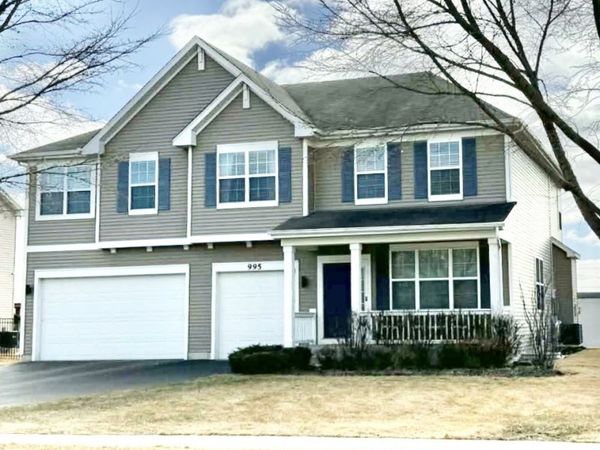 995 Bluff Quarry Drive , South Elgin, IL 60177