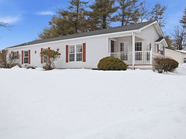 402 Blueberry Cir, Middleboro, MA 02346