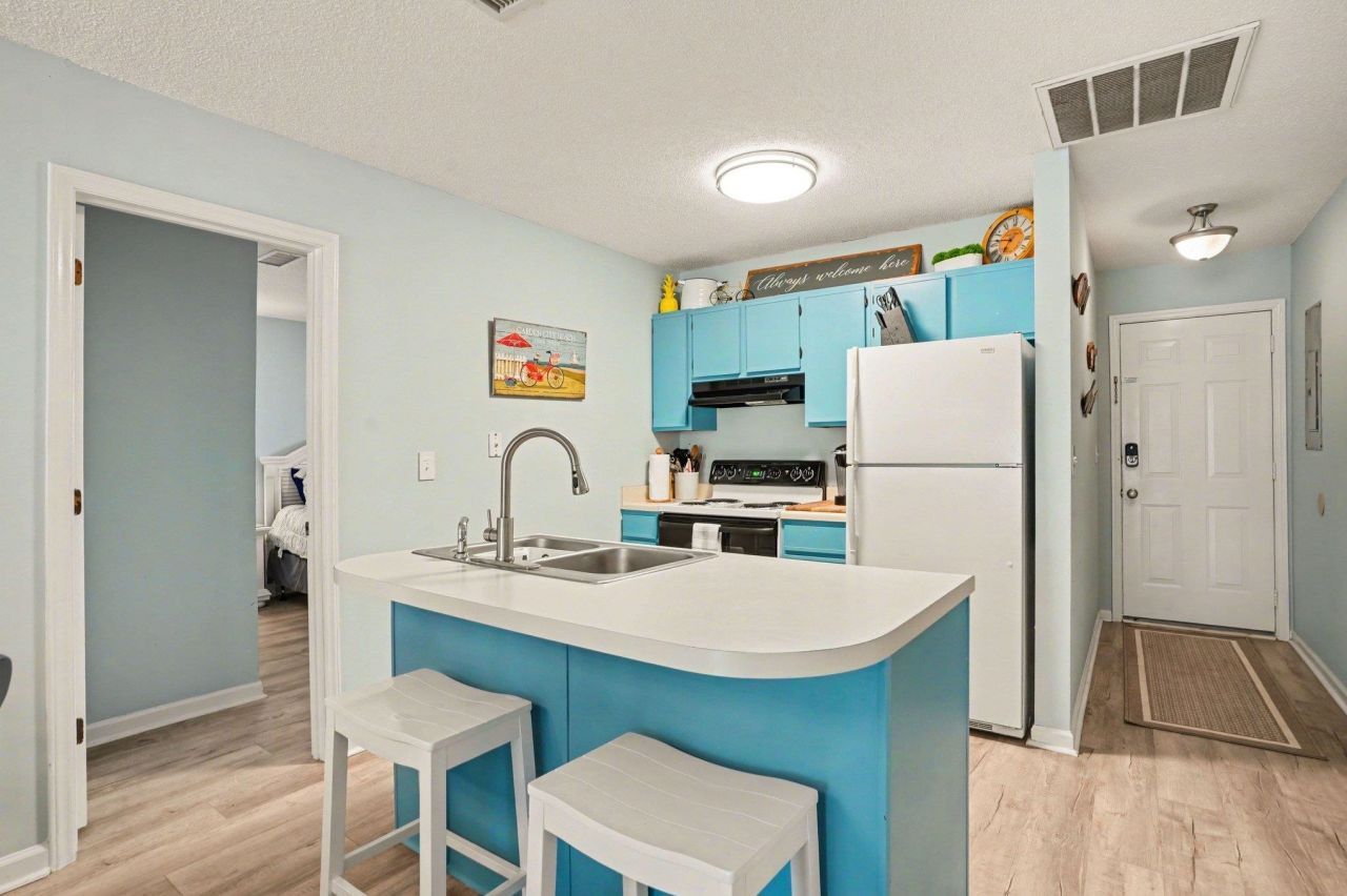 1425 N Waccamaw Dr. Photo 15