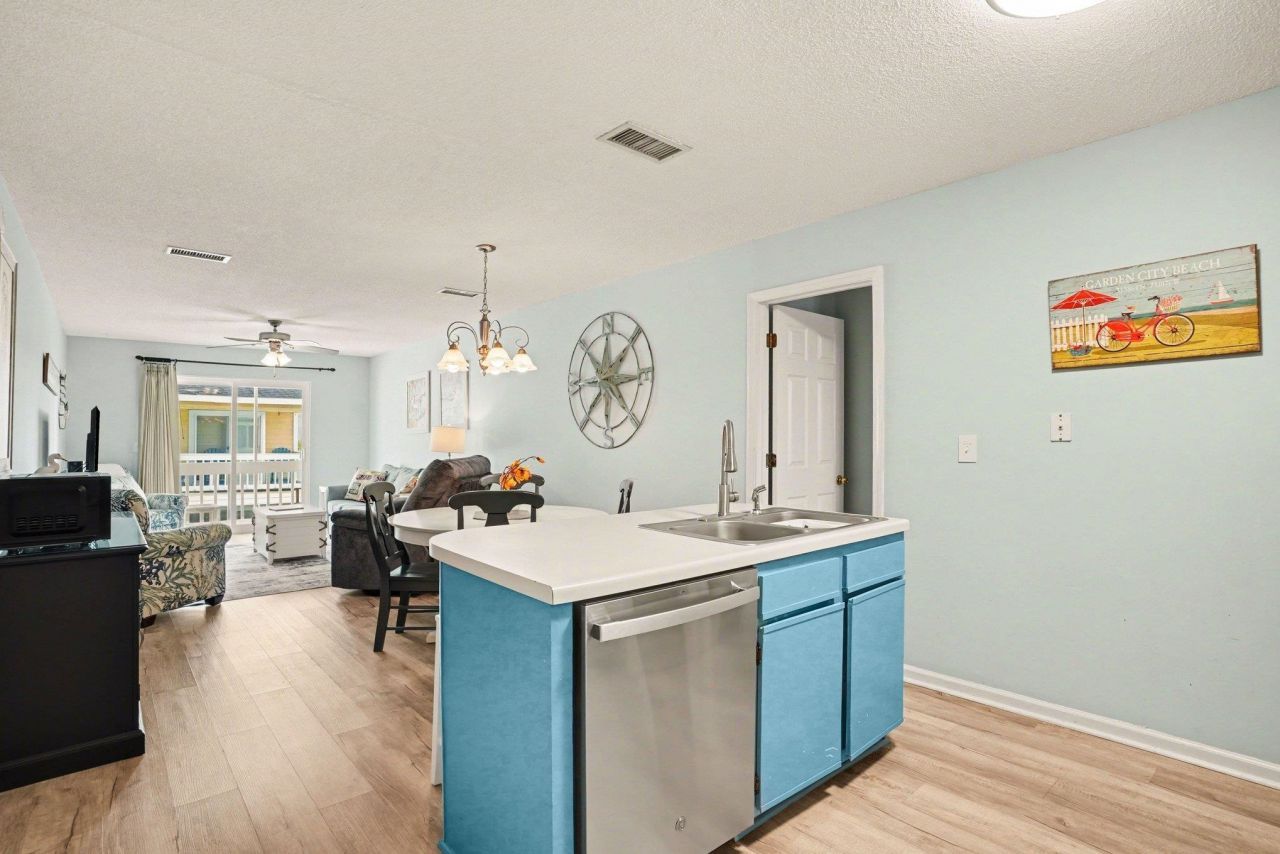 1425 N Waccamaw Dr. Photo 16