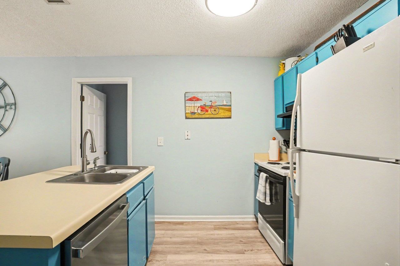 1425 N Waccamaw Dr. Photo 17