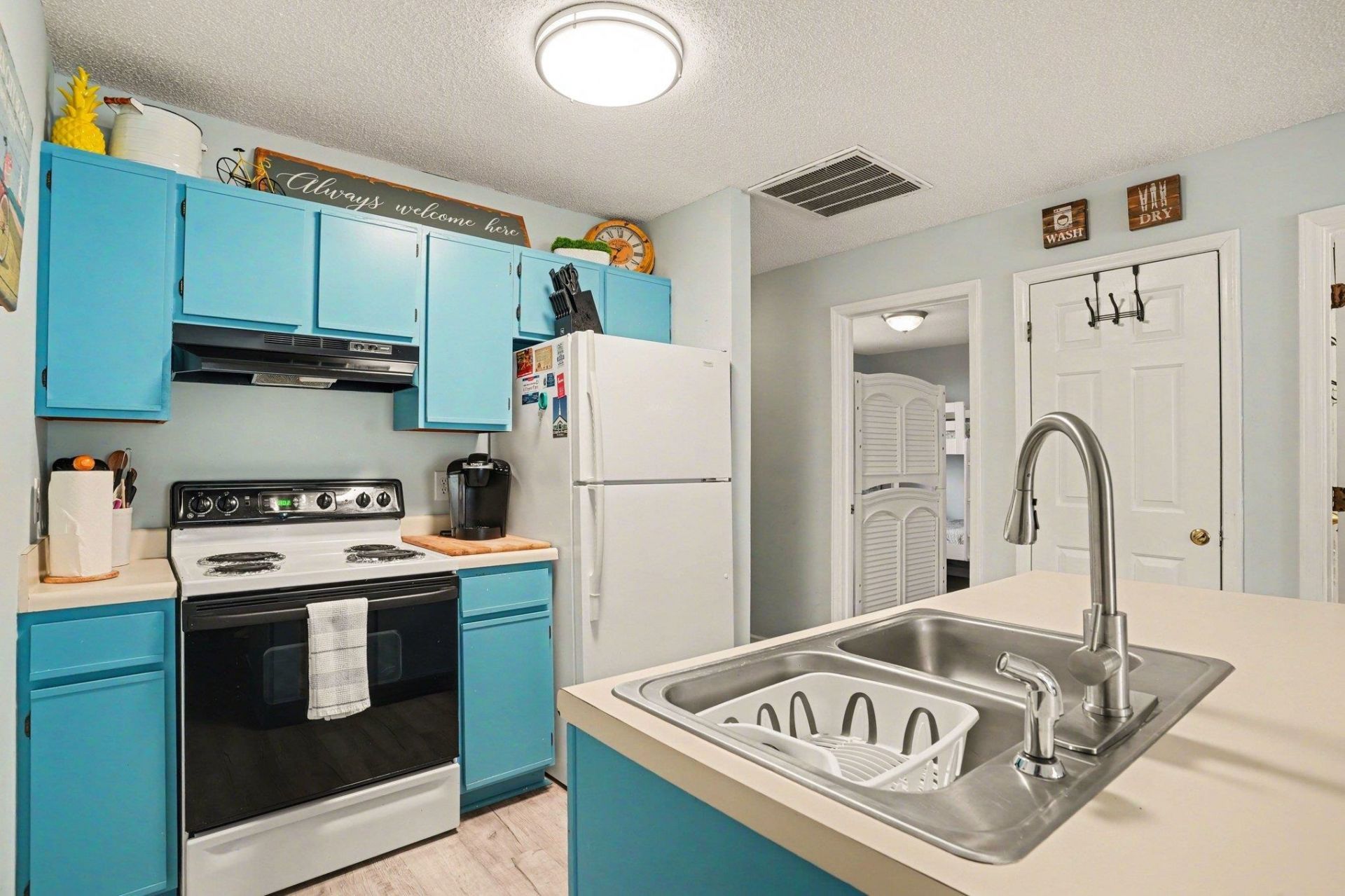 1425 N Waccamaw Dr. Photo 18