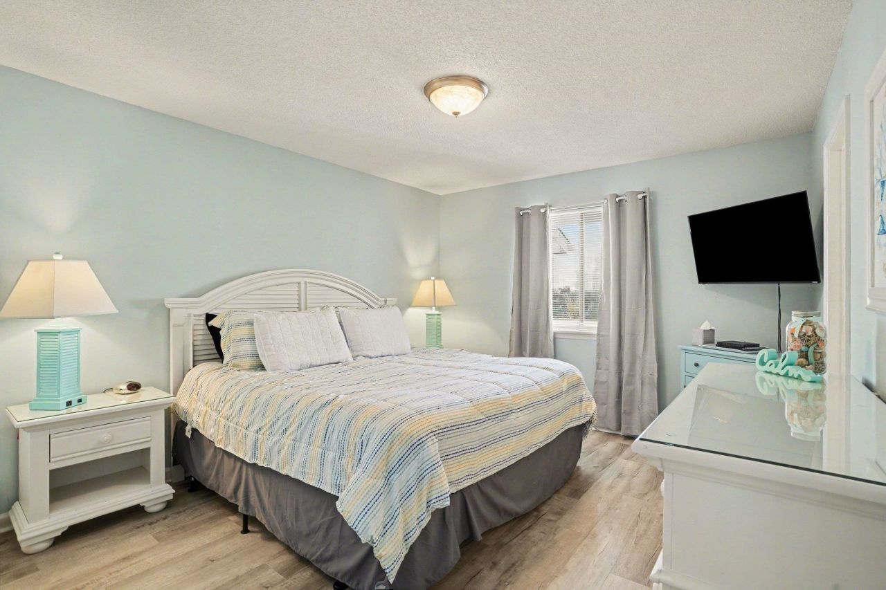 1425 N Waccamaw Dr. Photo 19