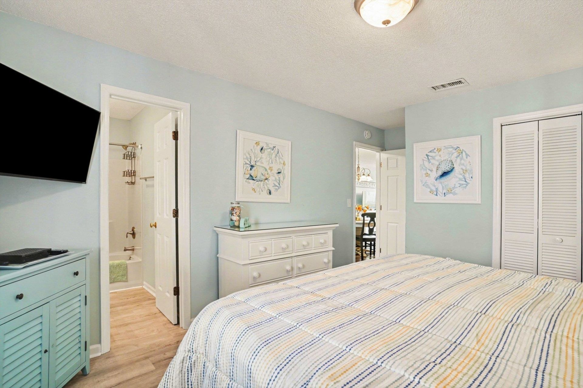 1425 N Waccamaw Dr. Photo 22