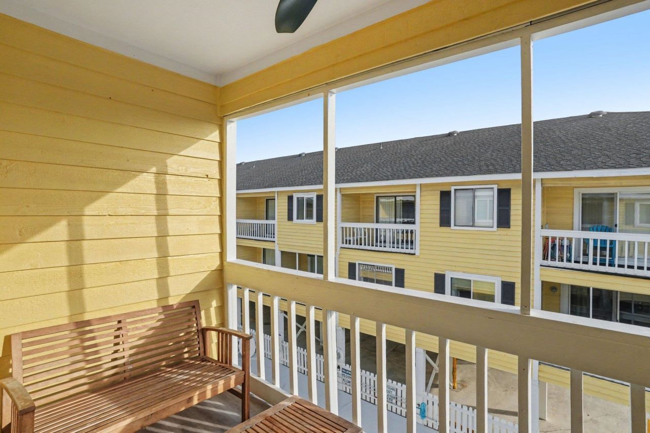 1425 N Waccamaw Dr. Photo 25