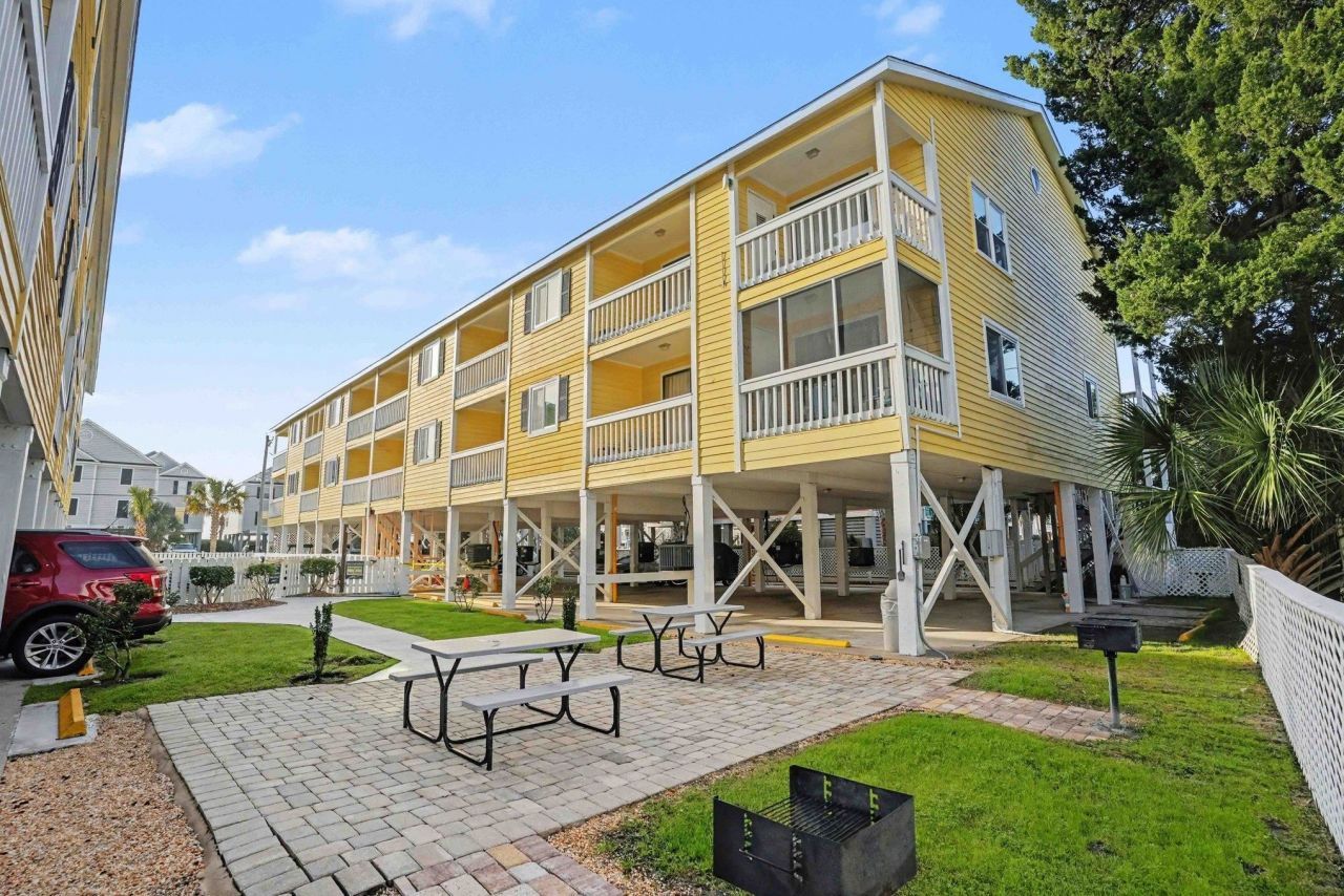 1425 N Waccamaw Dr. Photo 6