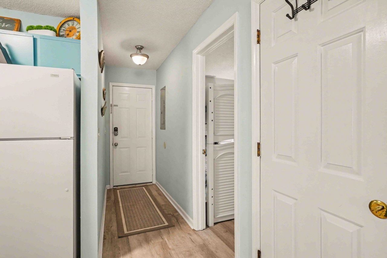 1425 N Waccamaw Dr. Photo 8