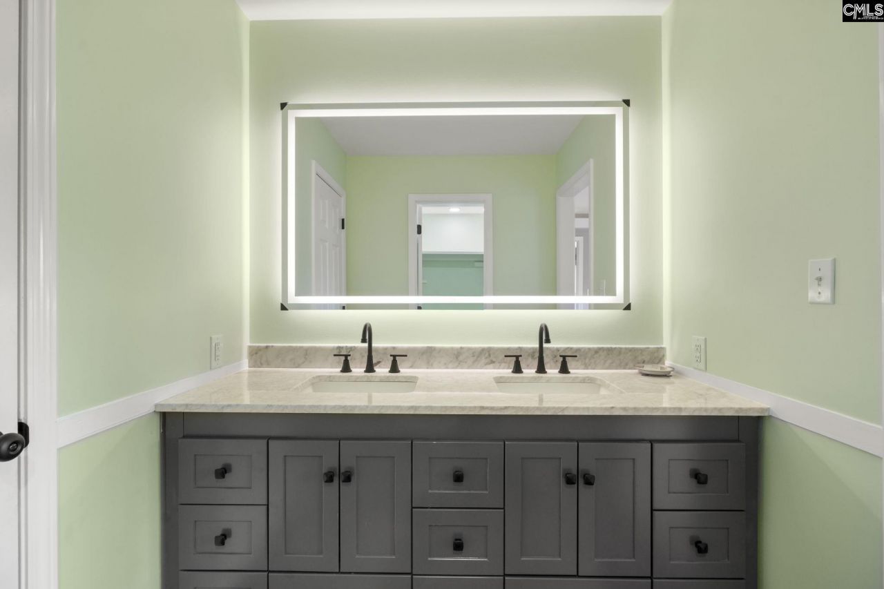 135 Litchfield Court  Photo 17