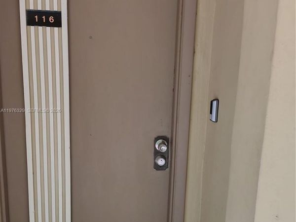 8635 NW 8th St, Unit 116, Miami, FL 33126