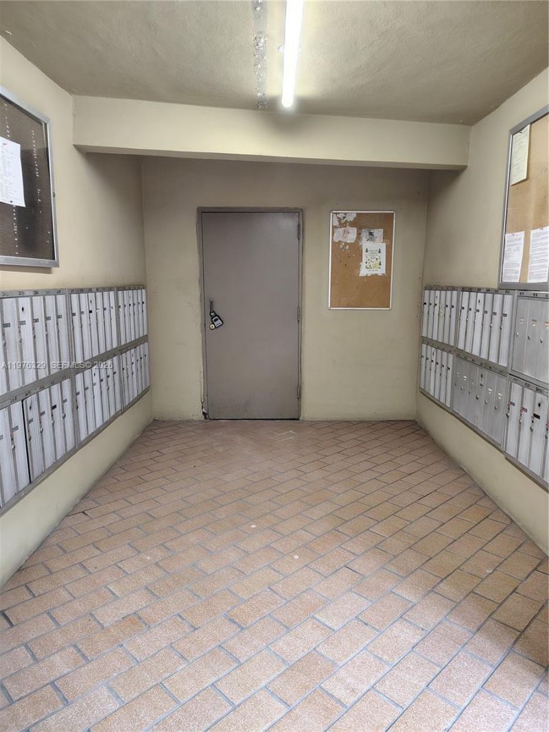 8635 NW 8th St, Unit 116, Miami, FL 33126 Photo