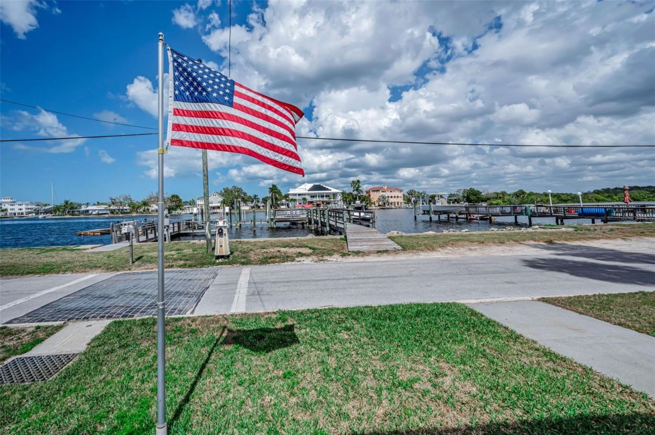 5038 Sunset Boulevard, Port Richey, FL 34668 Photo