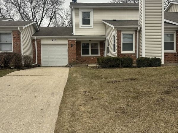 923 Daniels Court , Schaumburg, IL 60194