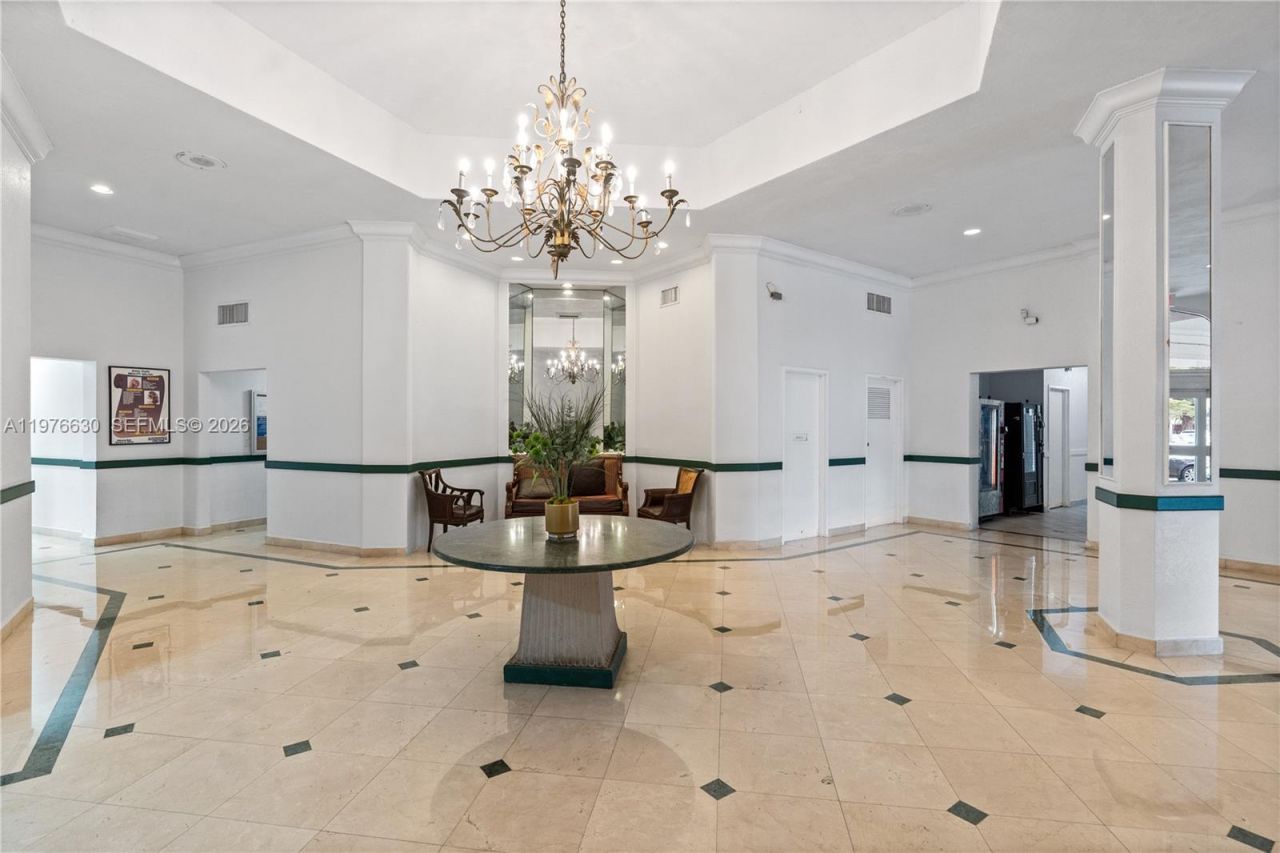 1301 NE Miami Gardens Dr, Unit 221W, Miami, FL 33179 Photo