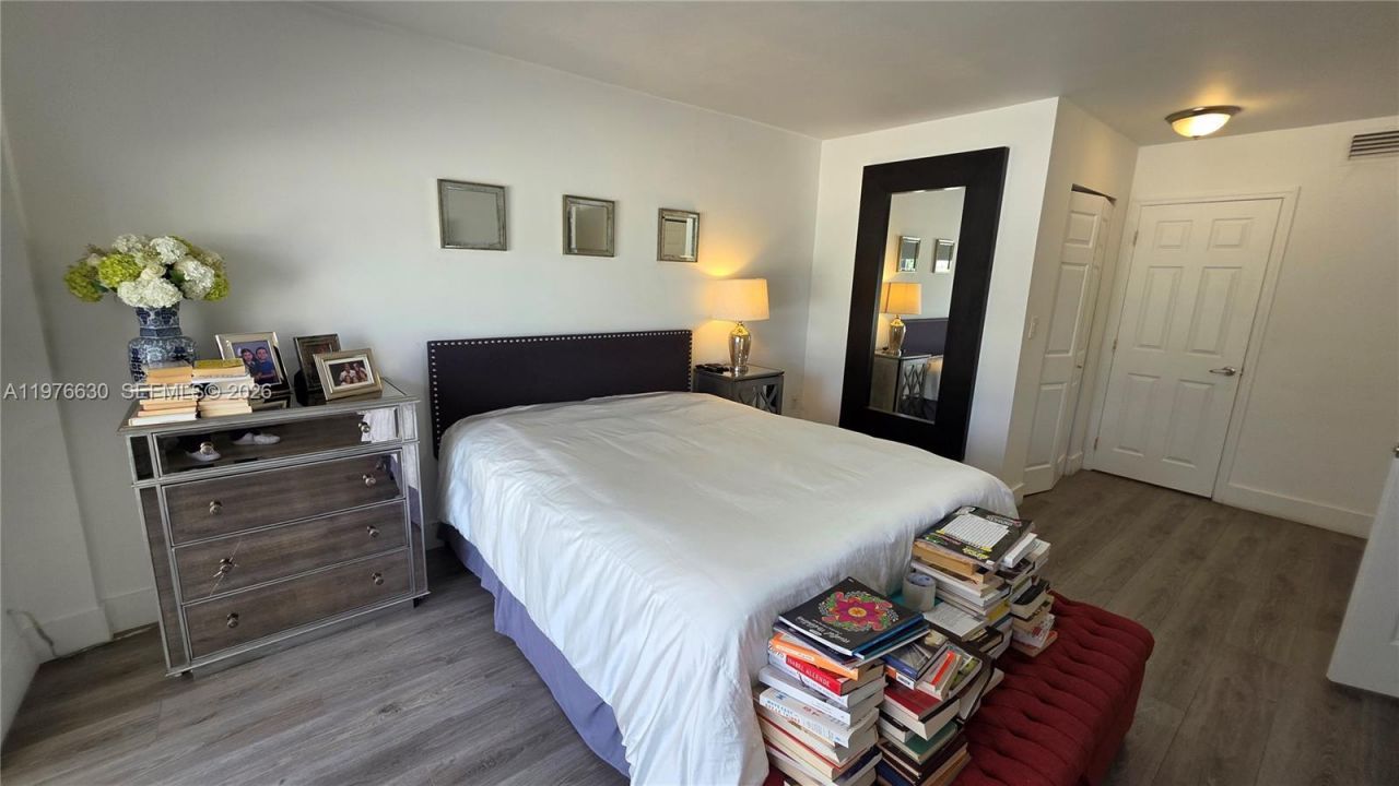 1301 NE Miami Gardens Dr, Unit 221W, Miami, FL 33179 Photo