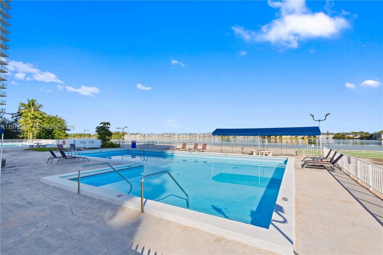 1301 NE Miami Gardens Dr, Unit 221W, Miami, FL 33179 Photo