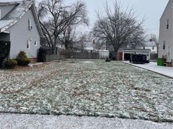 26171 Shoreview Avenue , Euclid, OH 44132