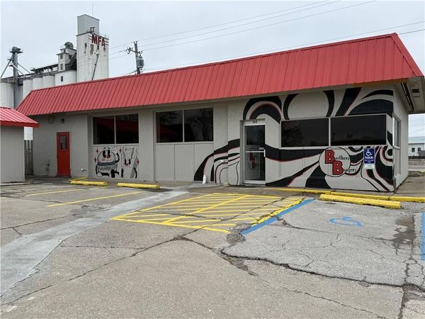 100 Fairground Avenue, Higginsville, MO 64037