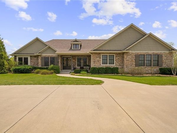 3565 W 193 Street, Stilwell, KS 66085