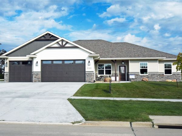 5195 Winslow Road , Marion, IA 52302