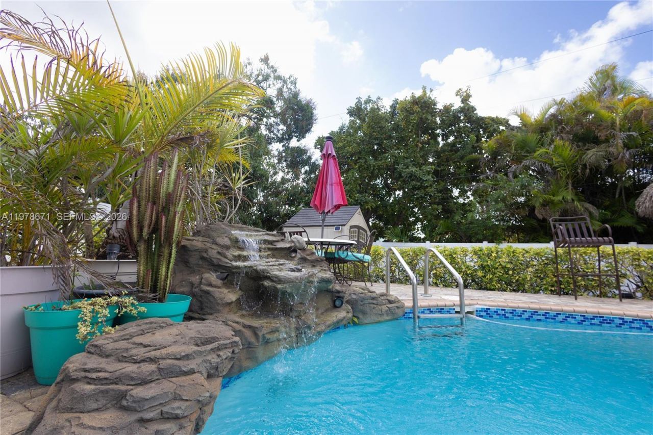 4480 NW 61st St, North Lauderdale, FL 33319 Photo